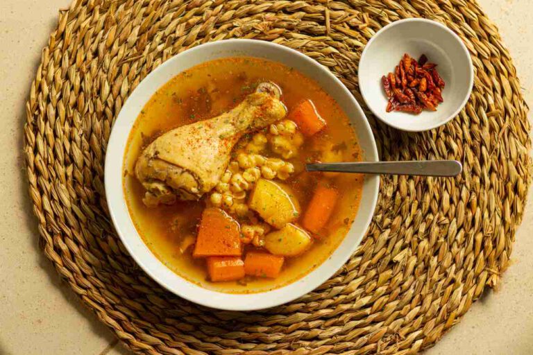 simpele kippensoep uit de slowcooker.